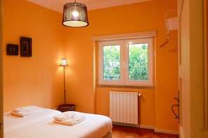 4 chambres, fer et planche à repasser, accès au Wi-Fi (inclus)
