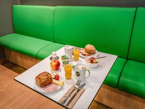 Dining - B&B Hotel Freiburg-Süd (Freiburg im Breisgau)