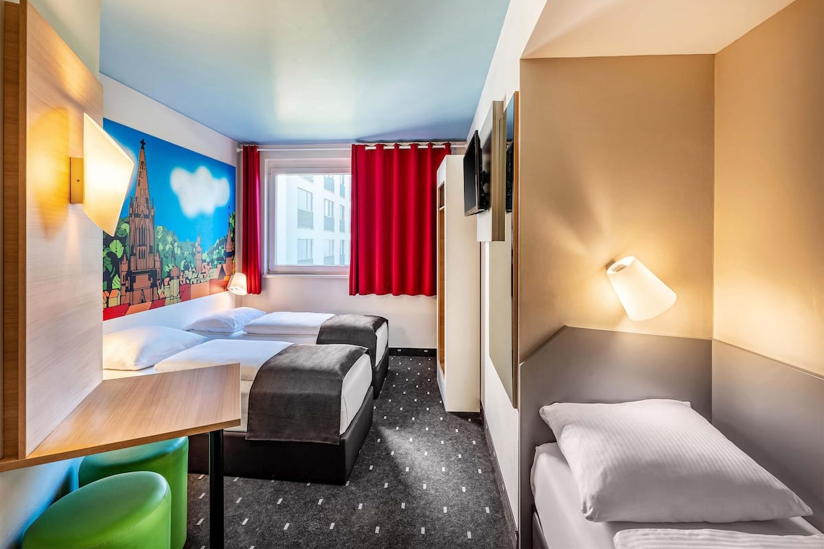 Triple Room | Hypo-allergenic bedding, desk, soundproofing, free WiFi