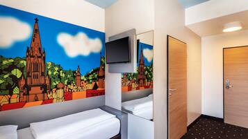 Hypo-allergenic bedding, desk, soundproofing, free WiFi