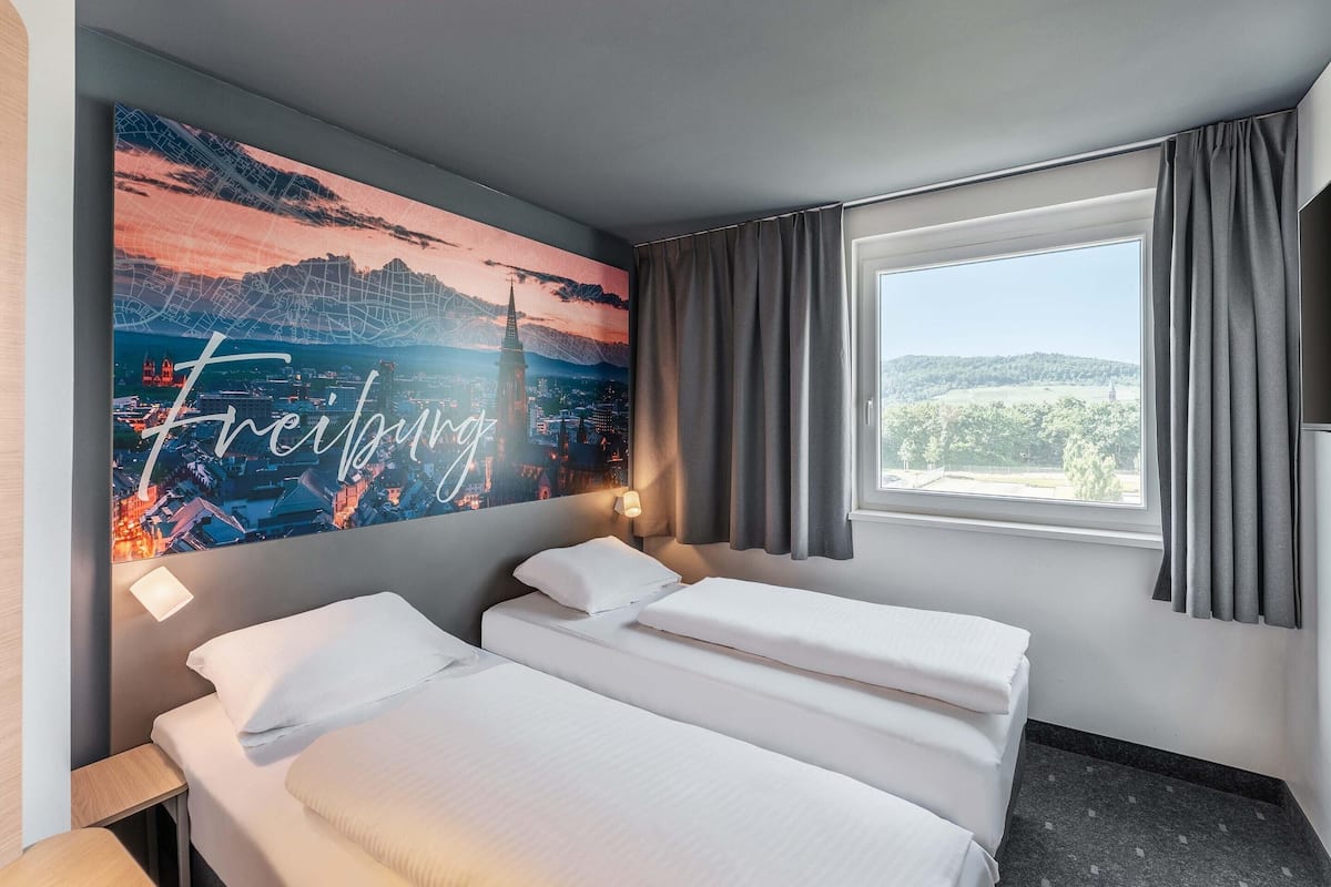 Twin Room | Hypo-allergenic bedding, desk, soundproofing, free WiFi
