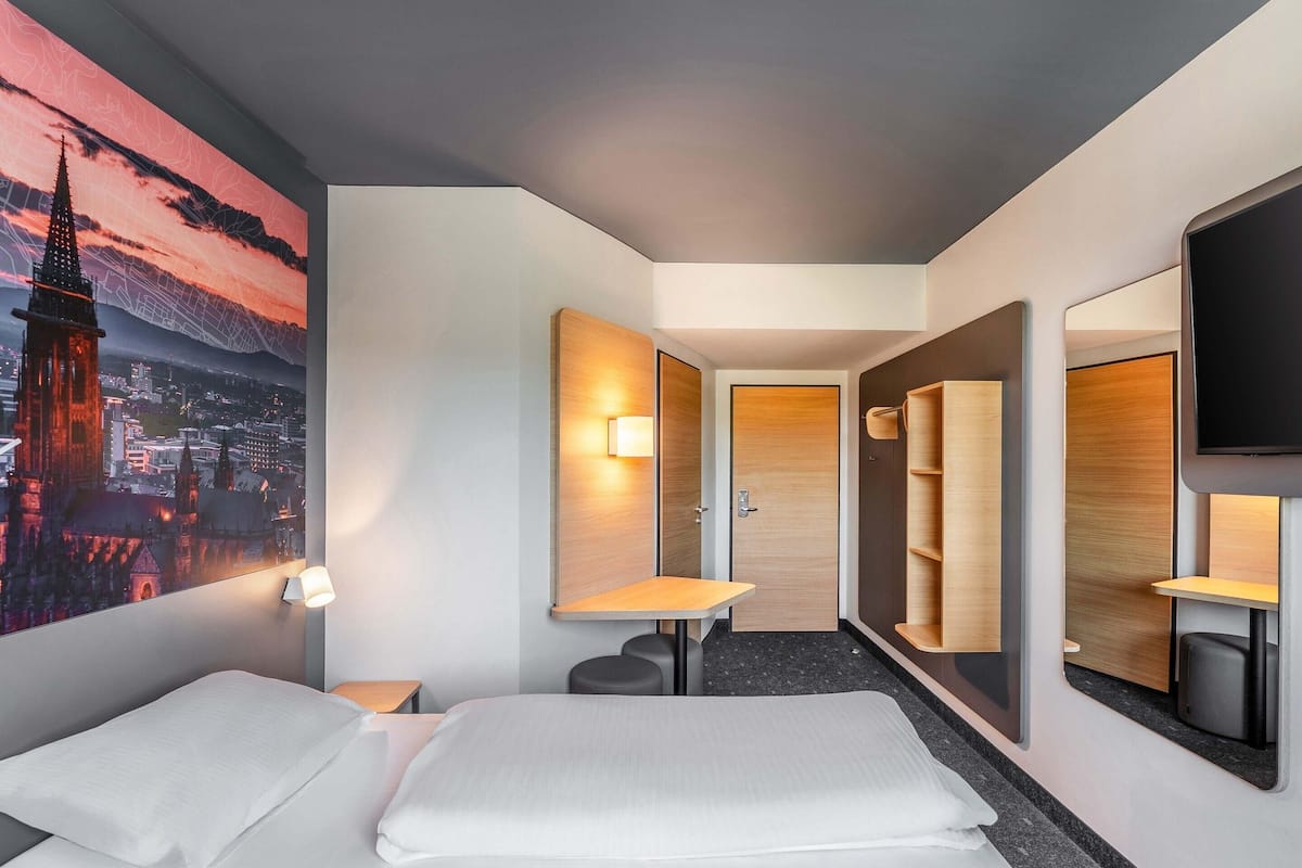 Habitación doble | Ropa de cama hipoalergénica, escritorio, insonorización y wifi gratis