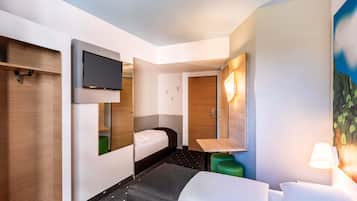 Hypo-allergenic bedding, desk, soundproofing, free WiFi