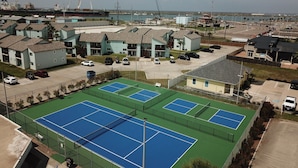 Unclassified image, 5 of 25, button - First Floor, Shared Pool, Hot Tub, Pet Friendly, Golf Cart Access (Port Aransas)