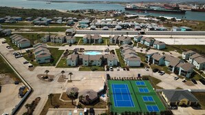 Unclassified image, 4 of 25, button - First Floor, Shared Pool, Hot Tub, Pet Friendly, Golf Cart Access (Port Aransas)