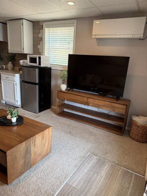 Interior - Walk To Coffee, Wine & Bay, OBX Beaches, The Tiny BoHo by The East Coast Host (Kill Devil Hills)