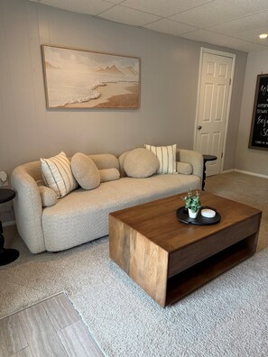 Smart TV - Walk To Coffee, Wine & Bay, OBX Beaches, The Tiny BoHo by The East Coast Host (Kill Devil Hills)