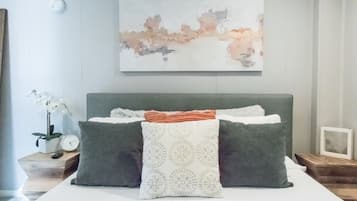 1 habitación, tabla de planchar con plancha, wifi gratis y ropa de cama