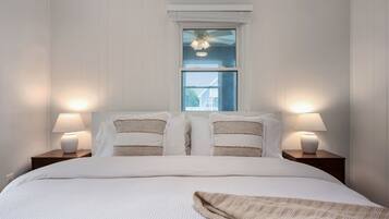 2 bedrooms, iron/ironing board, WiFi (free), bed sheets