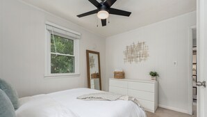 2 bedrooms, iron/ironing board, free WiFi, bed sheets - The East Coast Host - Back To Eden (Kill Devil Hills NC)