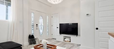 Smart TV, Netflix, streaming services