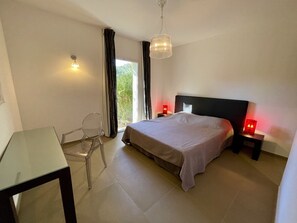 2 bedrooms, travel cot, WiFi