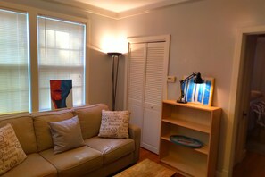 智能电视、DVD 播放器、立体声音响