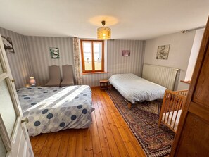 3 slaapkamers, een strijkplank/strijkijzer, gratis wifi