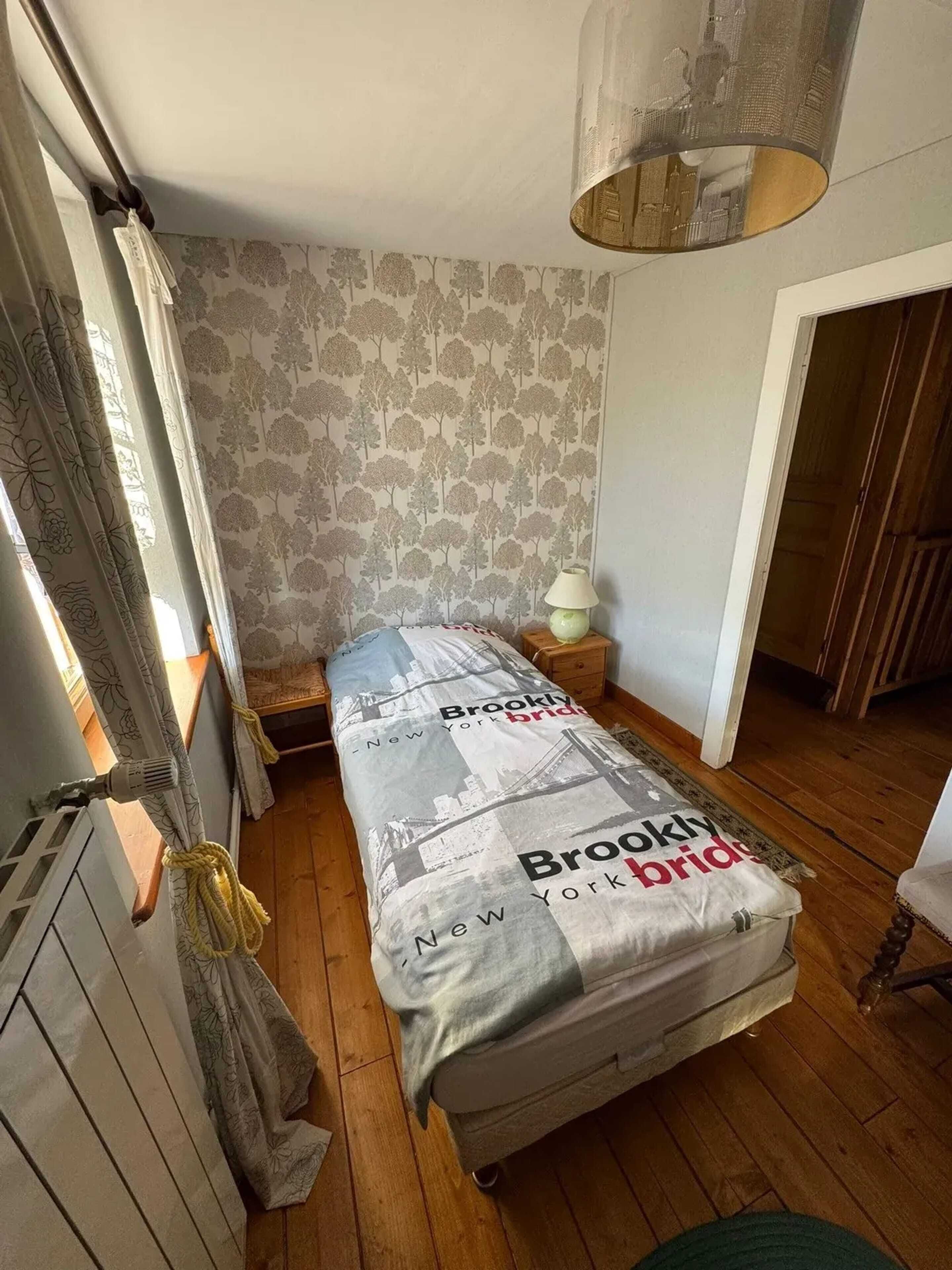 3 bedrooms, iron/ironing board, internet