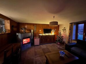 Fernseher, Kamin