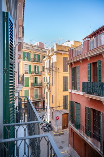 HOLIDAY PALMA APARTMENT 2 by PriorityVillas