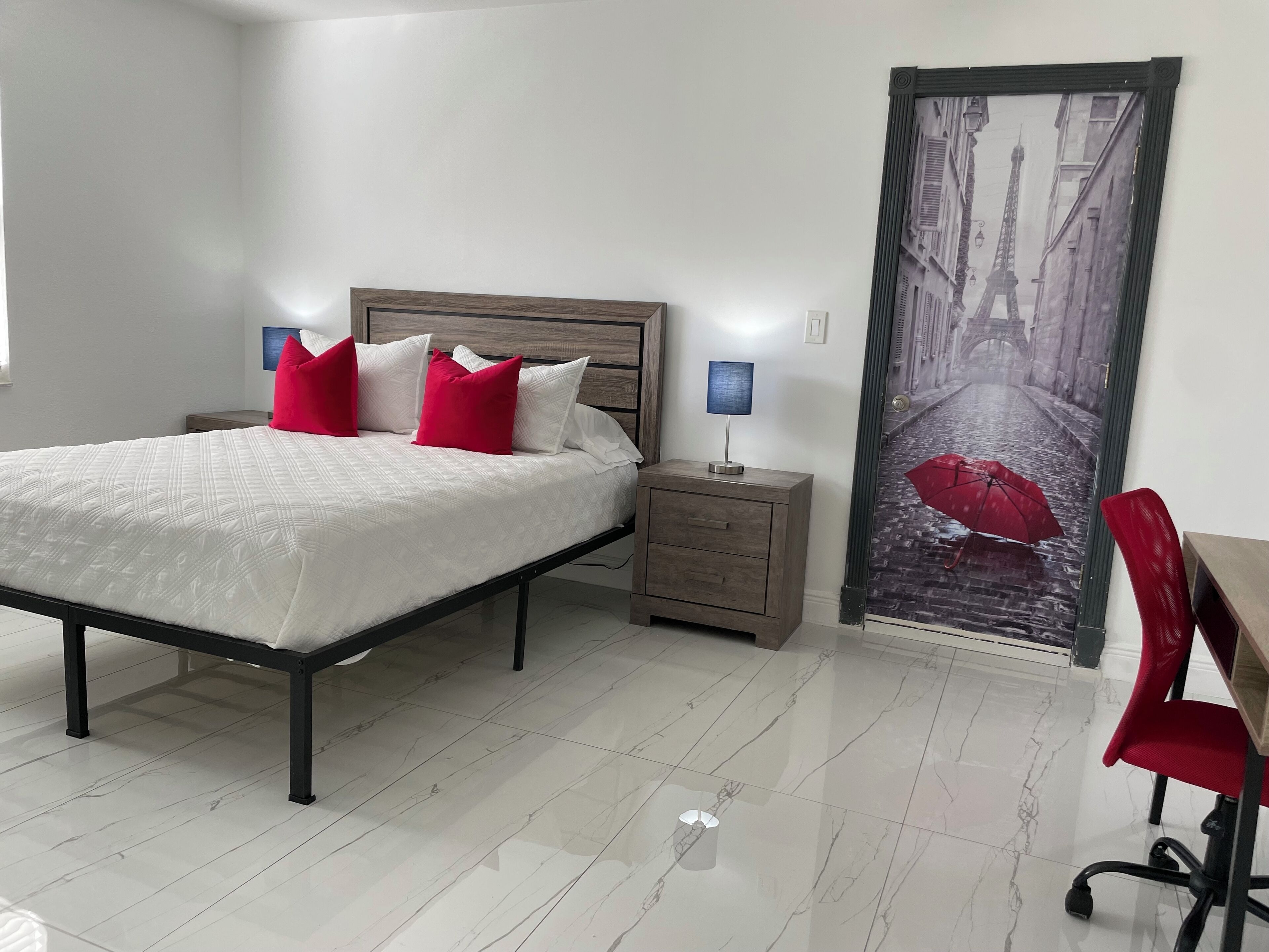 1 chambre, bureau, fer et planche à repasser, Wi-Fi