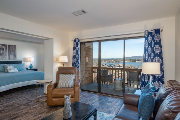 Smart TV, tenis de mesa, libros y videoteca 