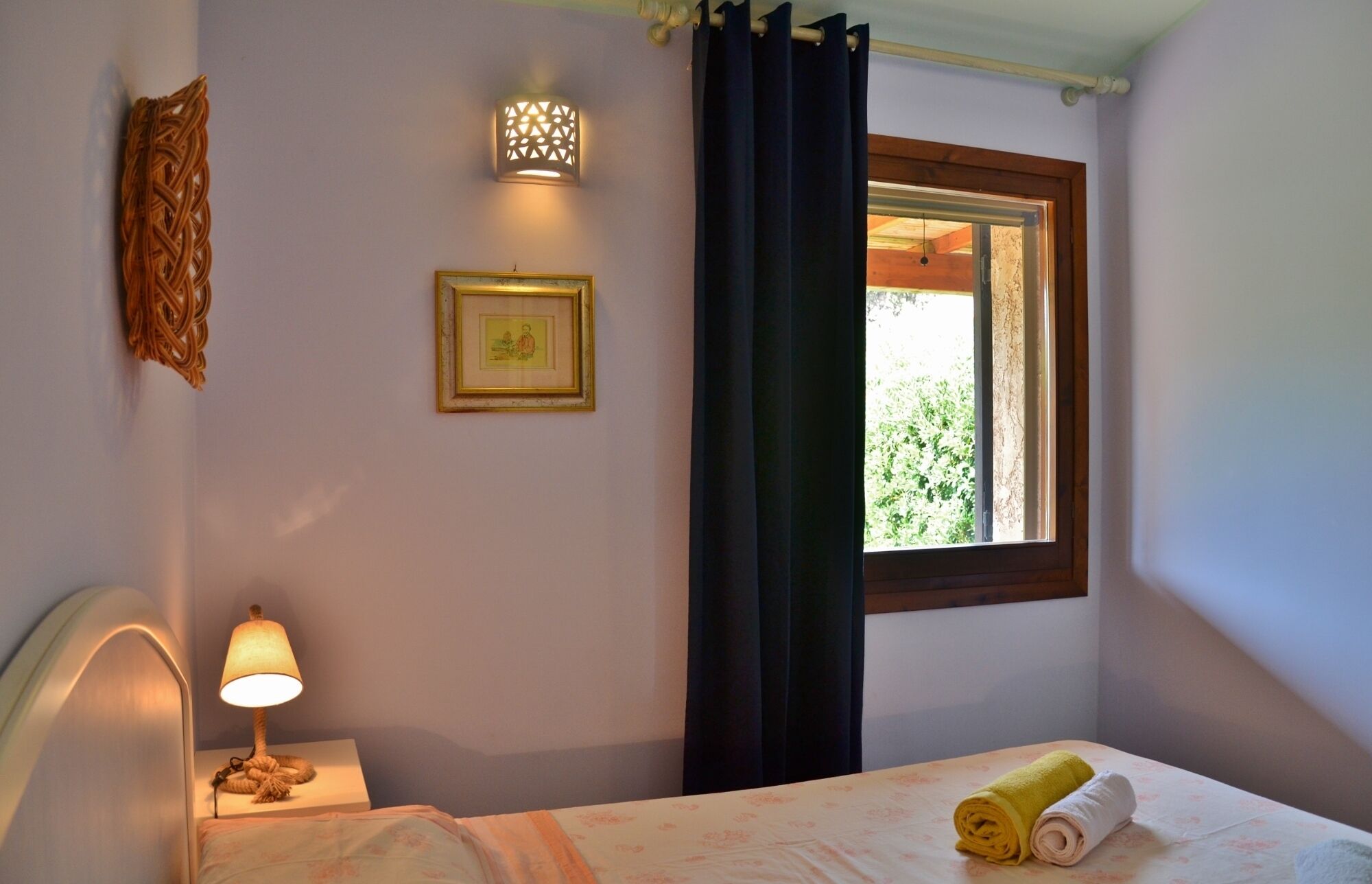 2 室のベッドルーム、アイロン / アイロン台、旅行用ベビーベッド、ベッドシーツ