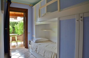 2 Schlafzimmer, Bügeleisen/Bügelbrett, Reisekinderbett, Bettwäsche