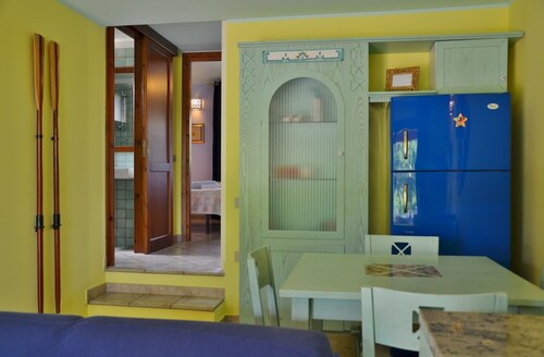 Cottage with garden and barbecue 100 m from the sea