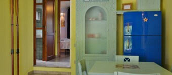 Cottage with garden and barbecue 100 m from the sea