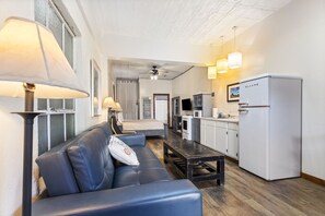 1 Schlafzimmer, Schreibtisch, Bügeleisen/Bügelbrett, WLAN