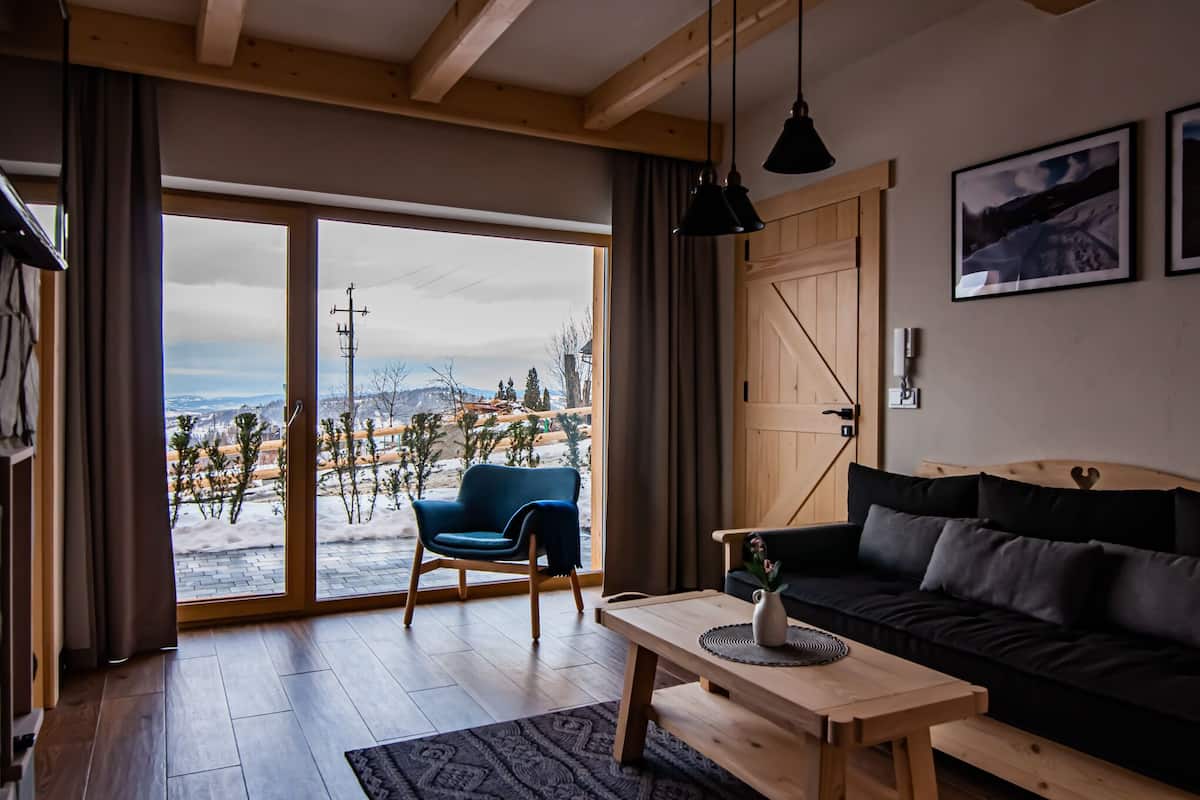 2 slaapkamers, individueel gedecoreerd, individueel gemeubileerd