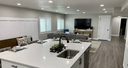 Location, comfort and cleanliness.<br>Whole basement 1600-plus square feet.