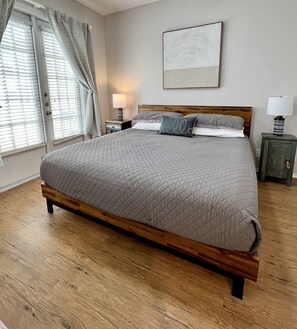 Iron/ironing board, free WiFi, bed sheets