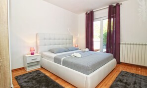 3 bedrooms, free WiFi, bed sheets