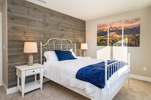 6 bedrooms, in-room safe, iron/ironing board, WiFi
