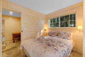 4 室のベッドルーム、WiFi、ベッドシーツ