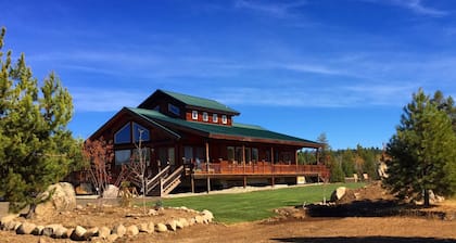 Broken Ridge Ranch - Massive home, sleeps 34 guests w/hot tub, game room, air conditioning