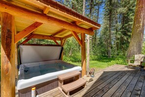 Bañera de hidromasaje al aire libre