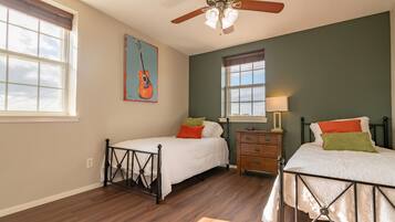 2 bedrooms, in-room safe, iron/ironing board, free WiFi