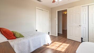 2 bedrooms, in-room safe, iron/ironing board, free WiFi