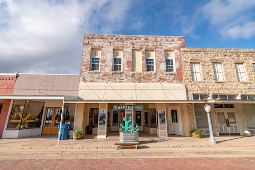 Historic Downtown Loft “B” in Miles, TX