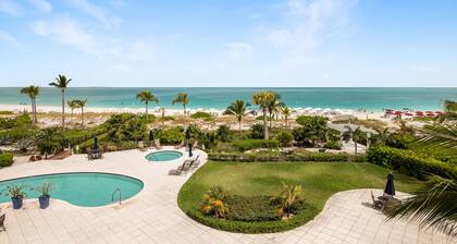 3 Bedroom Grace Bay Beachfront Penthouse at Grandview