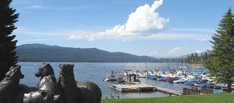 Room with a View - Walk to Downtown Restaurants - Payette Lake - Shopping and Beach