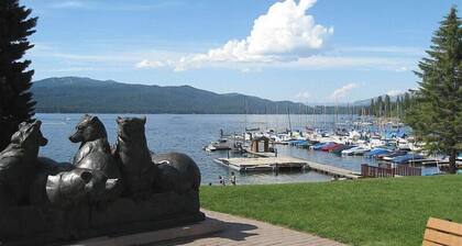 Room with a View - Walk to Downtown Restaurants - Payette Lake - Shopping and Beach