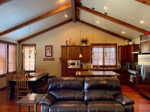 Interior - Greystone on Payette Lake - Air Conditioning - 1 Block from Marina - Propane Fireplace (McCall)