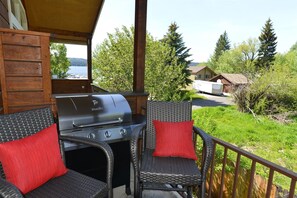 Property grounds - Downtown Lakeview Villa Townhome: Walk to Lake and Downtown, Lakeview Balcony (McCall)