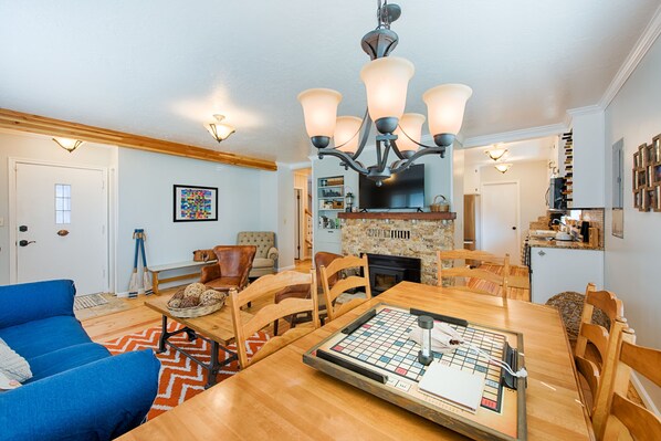 Smart TV, fireplace, DVD player, books