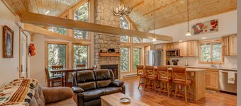 Carlson Cabin - Payette River Views and Access - Fishing - Private Wooded Setting - Pet Friendly