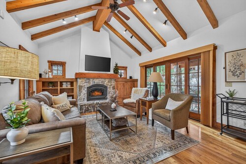 CW 87 - Tamarack Resort - Private hot tub - Ski in ski out - Views