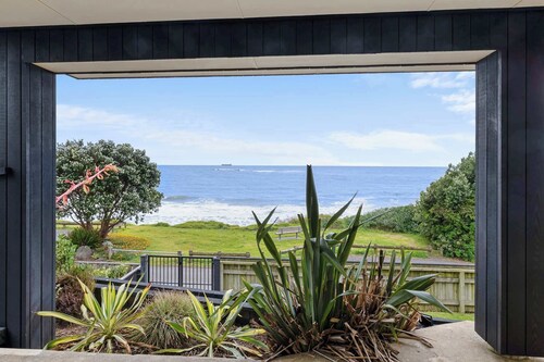 Beachfront Apartment with Ocean Views