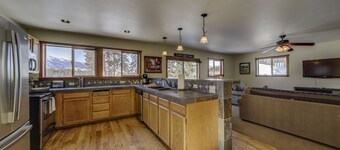 Lakefront Escape - on Lake Cascade w/dock and amazing views