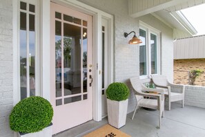 Exterior detail - The Pink Door - 8th Ave Beauty - Stunning & Fresh (Nashville)